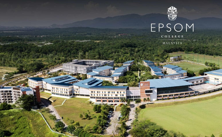 エプソムの校庭